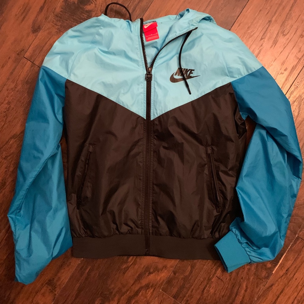 nike windbreaker !!!